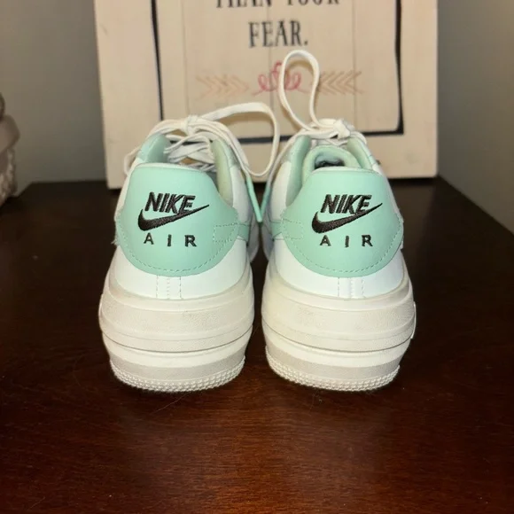 Nike AF1 Platform Air Force 1 (Womens Size 7) Shoes DX3730 300 Barely Enamel - Picture 8 of 13